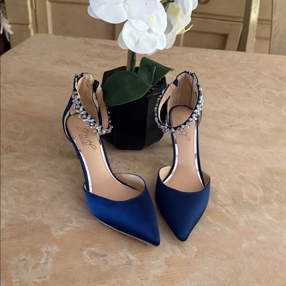Jewel Badgley Mischka 🔥NWOT Raleigh Rhinestone Ankle Strap Evening Pumps